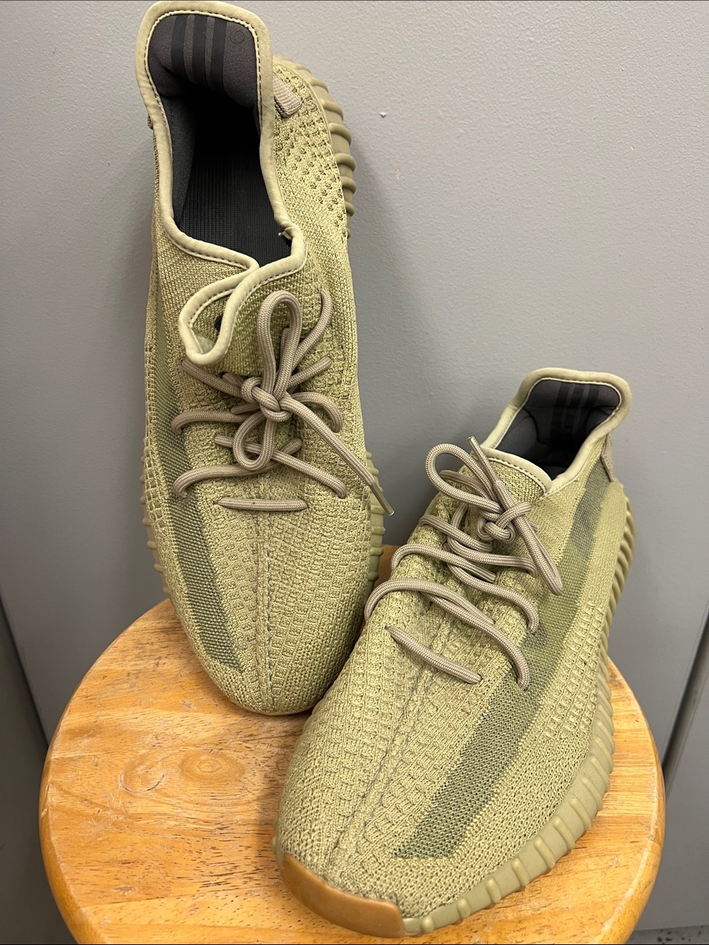 Adidas x Yeezy Boost 350 V2 Men’s Olive Green Sulfer Knit Sneakers Men’s